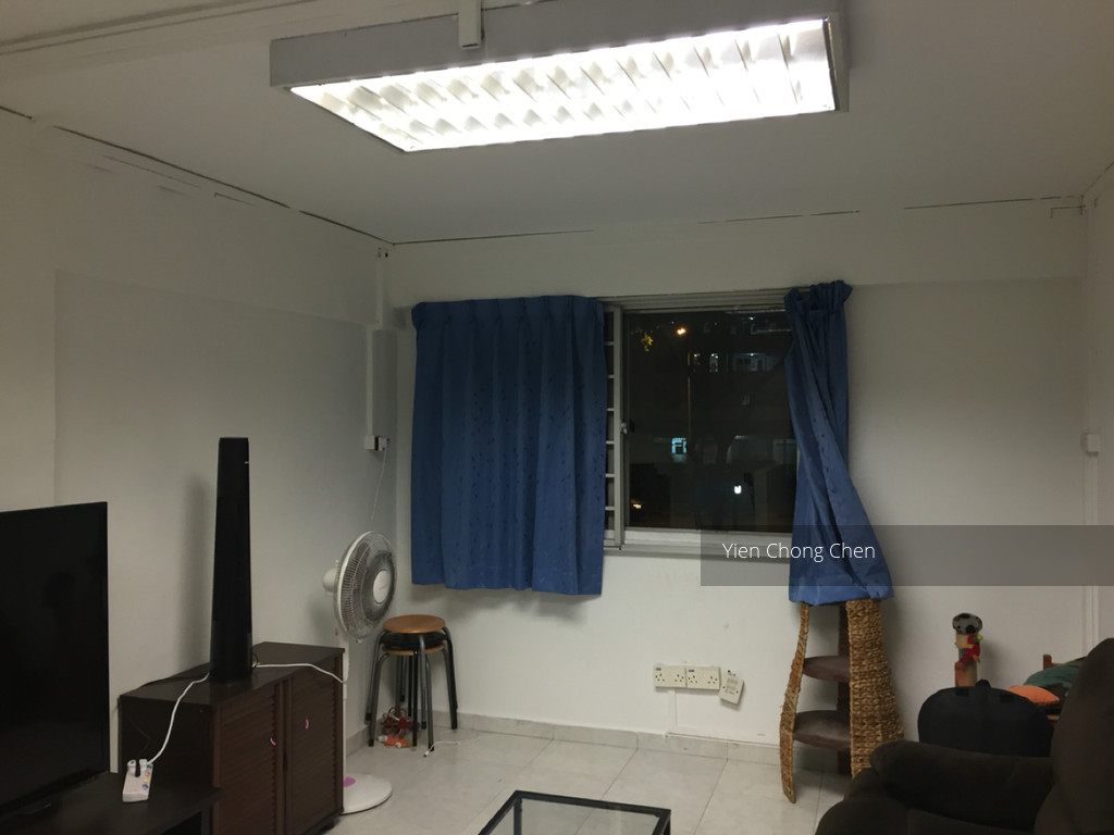 Hougang Avenue 8 thumbnail photo